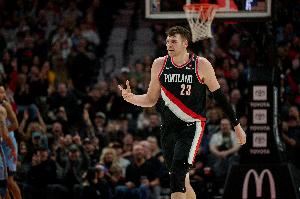 名记:克林根三分也逐渐开了 他本赛季在攻防两端都非常出色