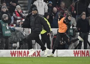 孔帕尼有能！1965年来，拜仁队史第二次至少实现各项赛事15连胜