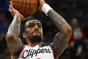 科林斯谈球队化学反应:我们是一支新球队 要努力成为一名好队友